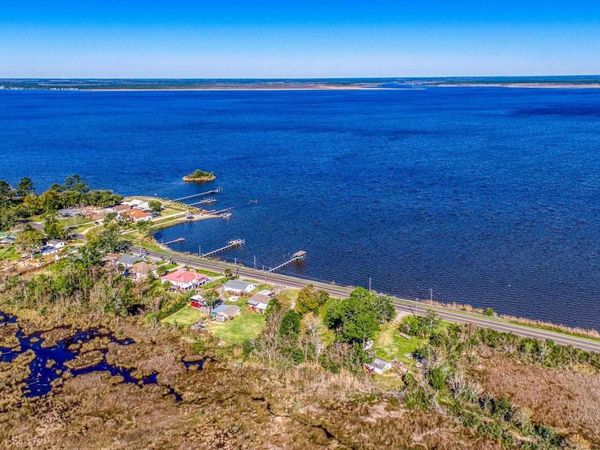 9911 Lillian Hwy, Pensacola, FL 32506