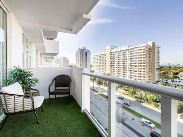 5601 Collins Ave, Unit 923, Miami Beach, FL 33140