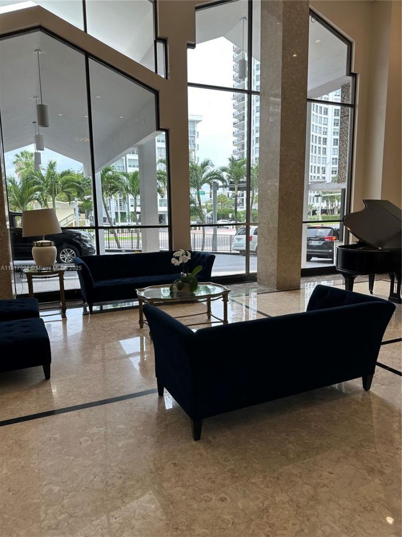 5601 Collins Ave, Unit 923, Miami Beach, FL 33140 Photo