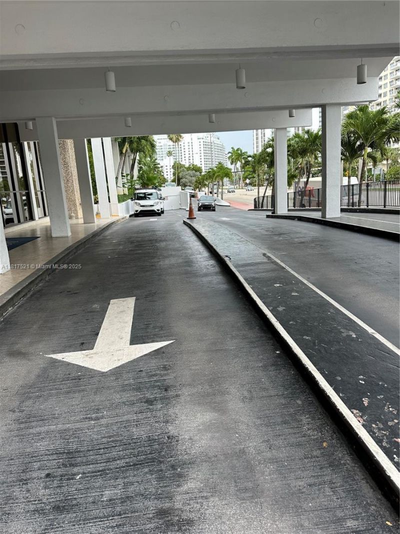 5601 Collins Ave, Unit 923, Miami Beach, FL 33140 Photo