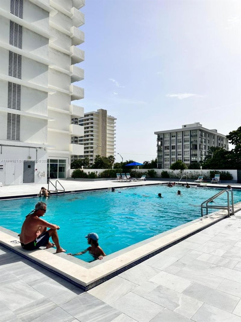 5601 Collins Ave, Unit 923, Miami Beach, FL 33140 Photo