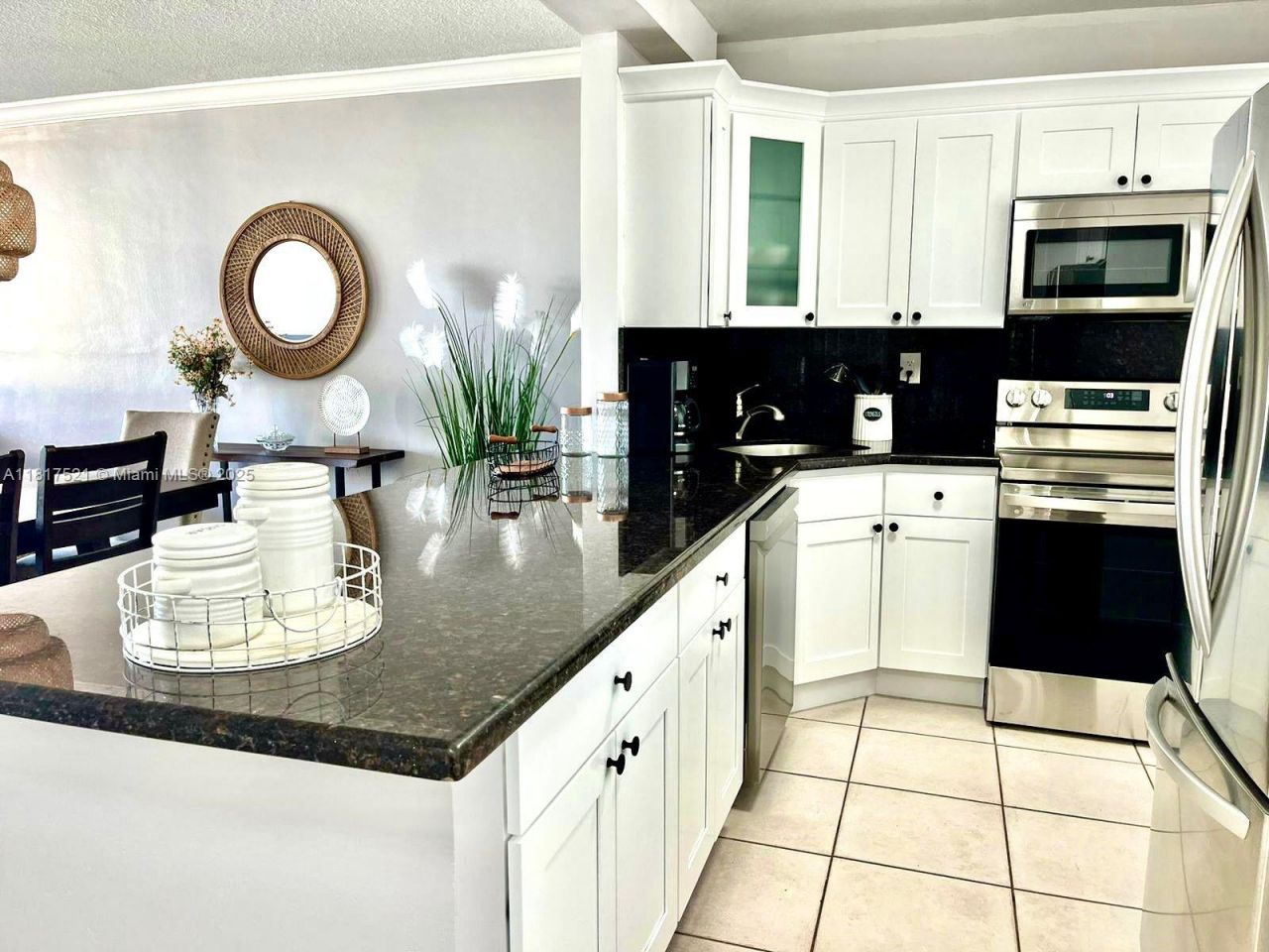 5601 Collins Ave, Unit 923, Miami Beach, FL 33140 Photo