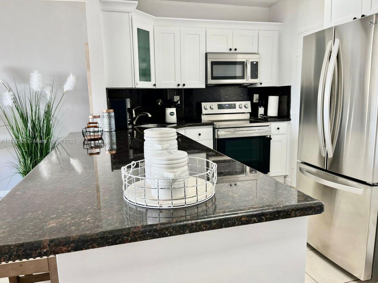 5601 Collins Ave, Unit 923, Miami Beach, FL 33140 Photo