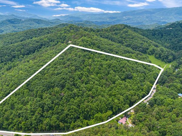 000 Pine Mountain Road, Pigeon Forge, TN 37862