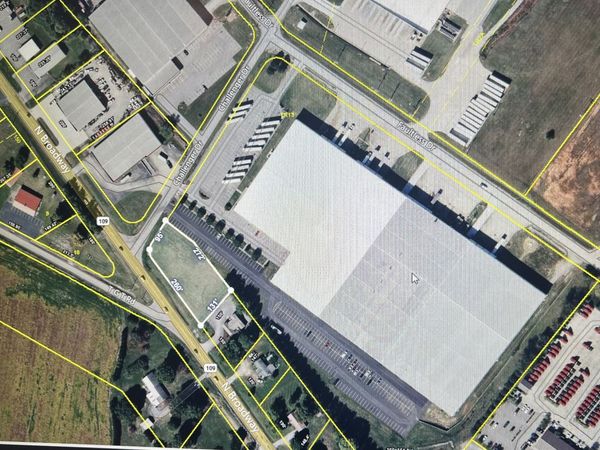 709 N Broadway, Portland, TN 37148