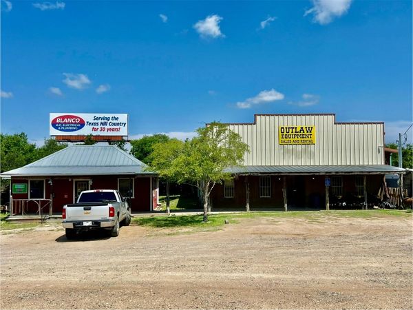1698 S US Hwy 281 Highway S, Blanco, TX 78606