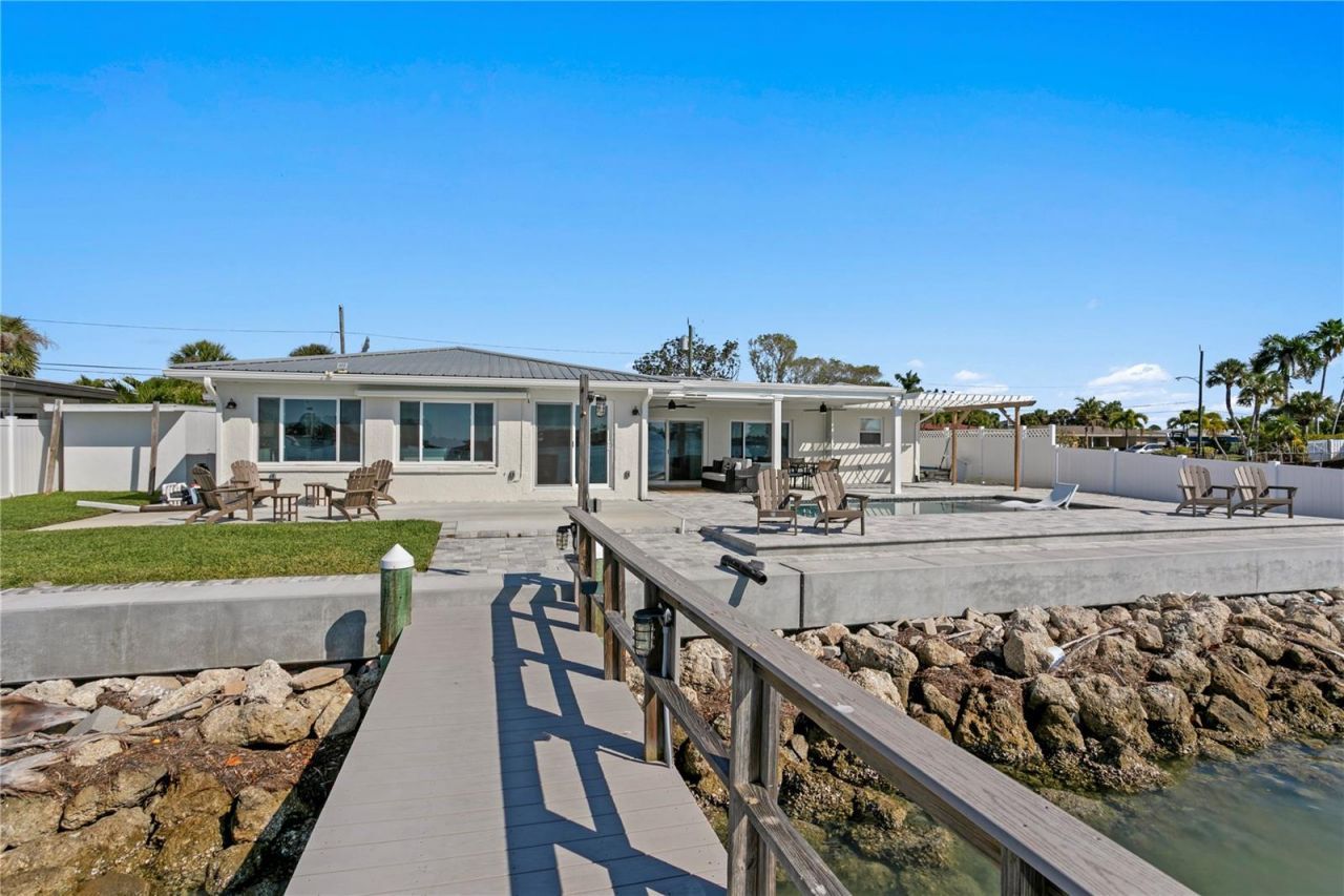 7060 S Shore Drive S, South Pasadena, FL 33707 Photo