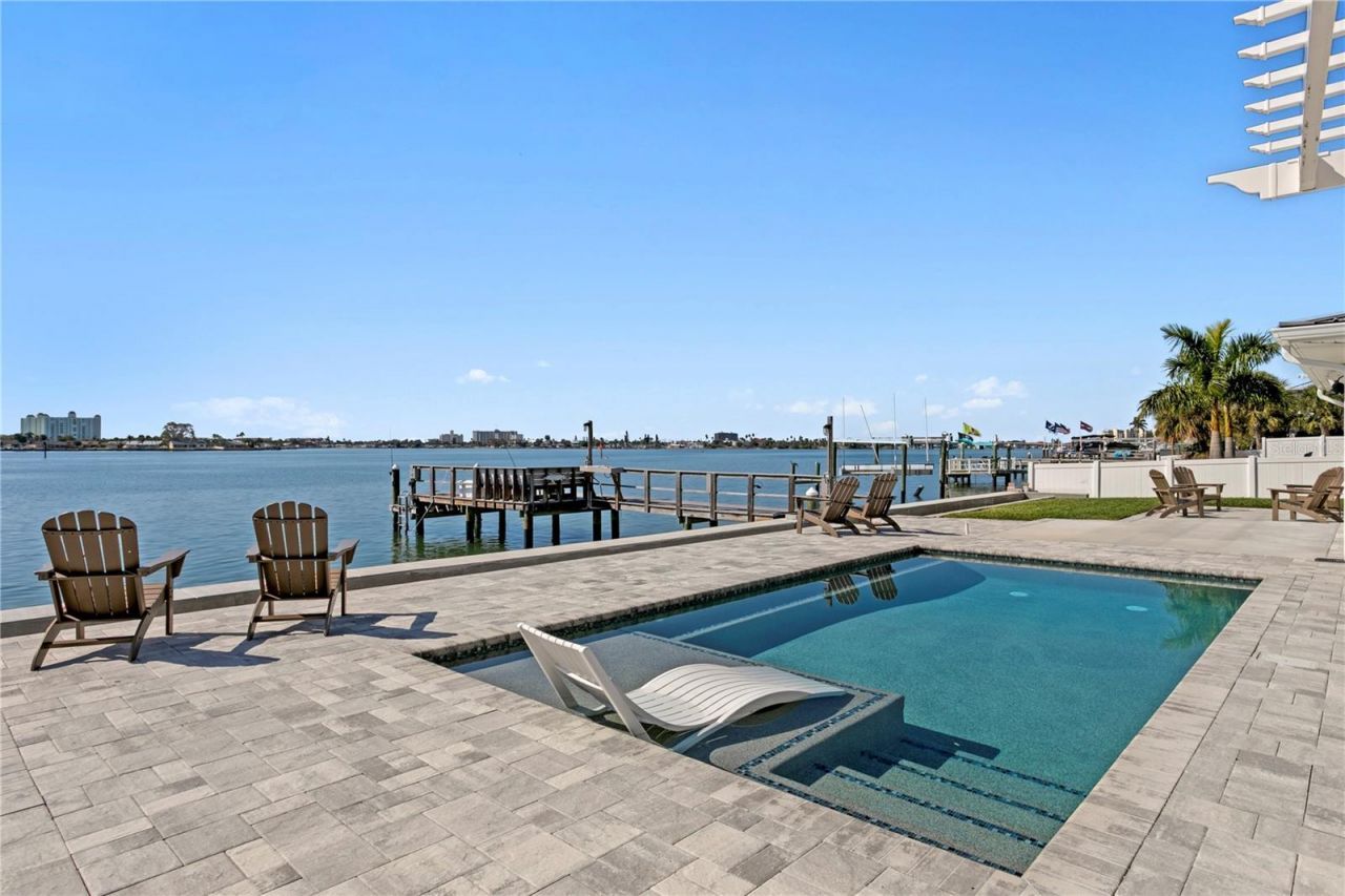 7060 S Shore Drive S, South Pasadena, FL 33707 Photo