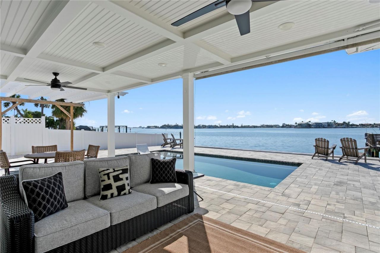 7060 S Shore Drive S, South Pasadena, FL 33707 Photo