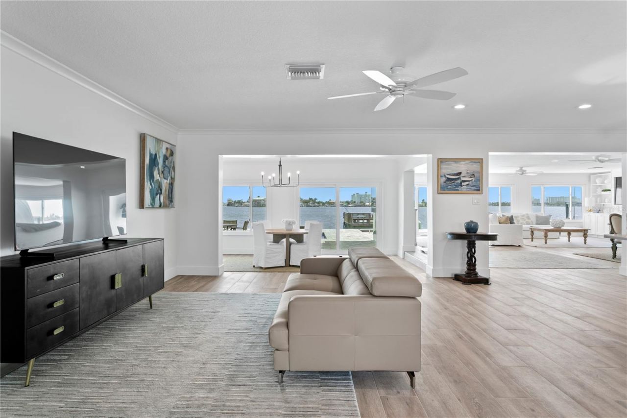 7060 S Shore Drive S, South Pasadena, FL 33707 Photo