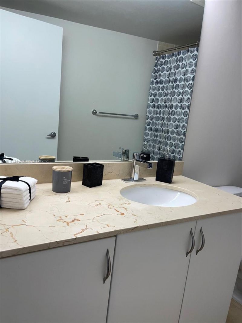 1750 N Bayshore Dr, Unit 1414, Miami, FL 33132 Photo