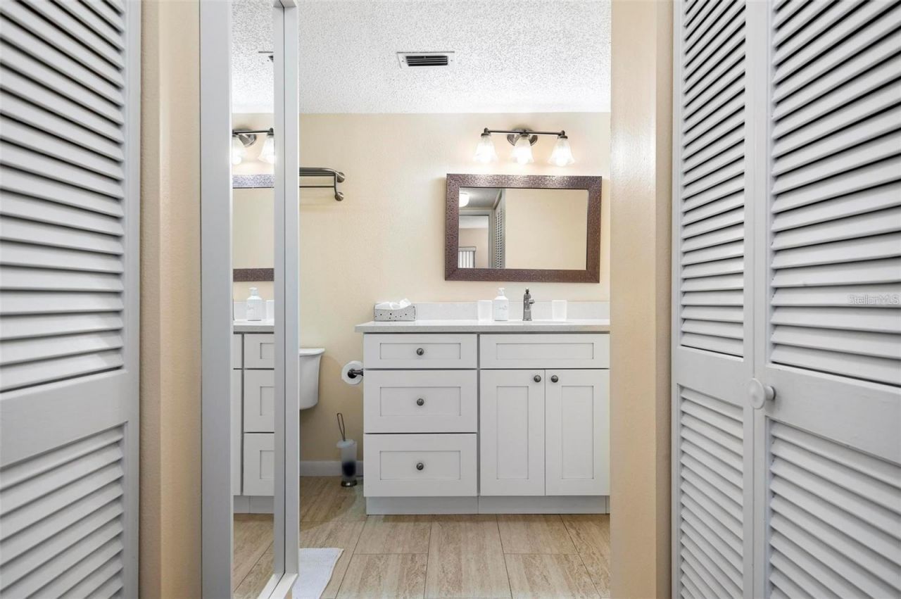 1707 Pelican Cove Road, Unit 451, Sarasota, FL 34231 Photo