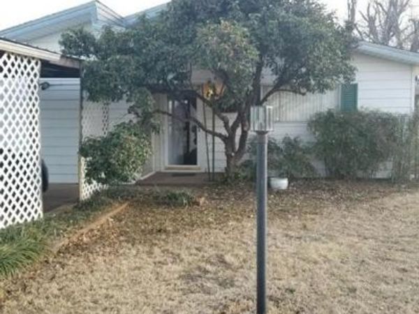 407 W 12th Street, Quanah, TX 79252