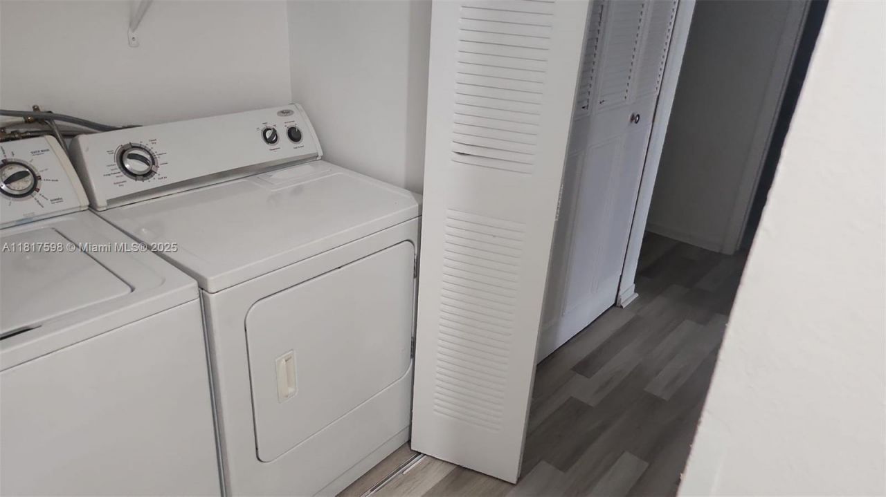 15115 NE 6th Ave, Unit 32, Miami, FL 33162 Photo