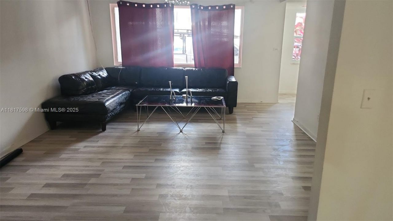 15115 NE 6th Ave, Unit 32, Miami, FL 33162 Photo