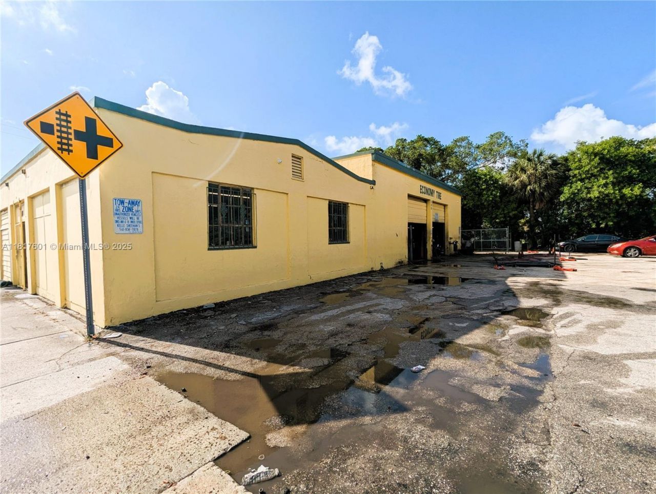 900 25th St, West Palm Beach, FL 33407 Photo