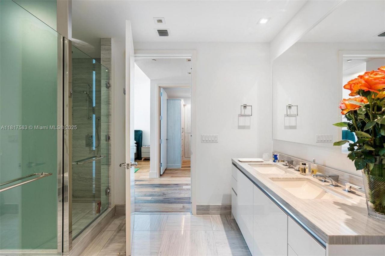 16901 Collins Ave, Unit 902, Sunny Isles Beach, FL 33160 Photo