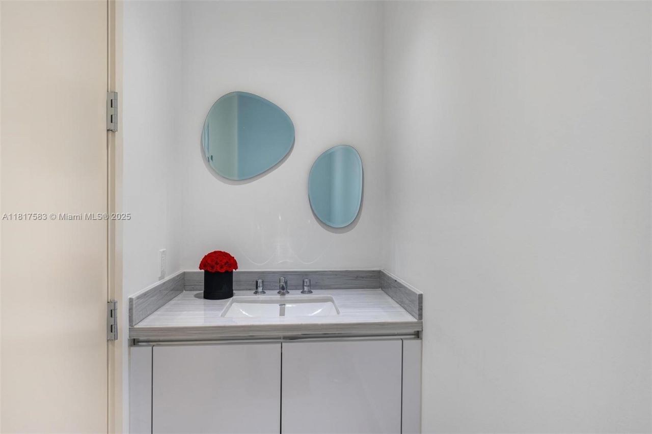 16901 Collins Ave, Unit 902, Sunny Isles Beach, FL 33160 Photo