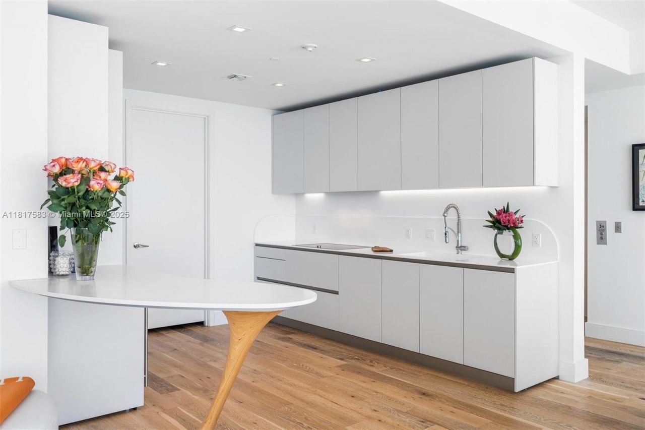 16901 Collins Ave, Unit 902, Sunny Isles Beach, FL 33160 Photo