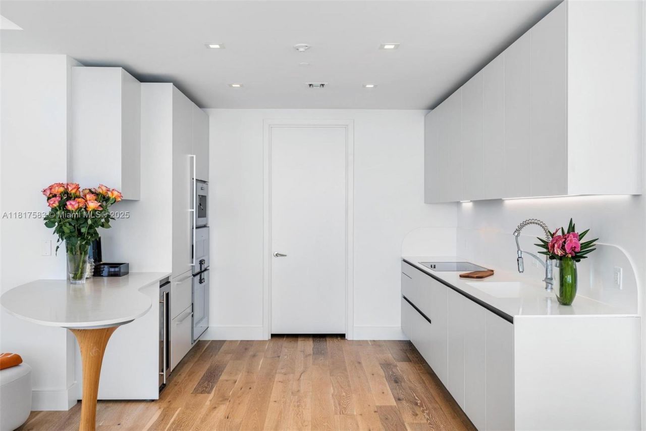 16901 Collins Ave, Unit 902, Sunny Isles Beach, FL 33160 Photo