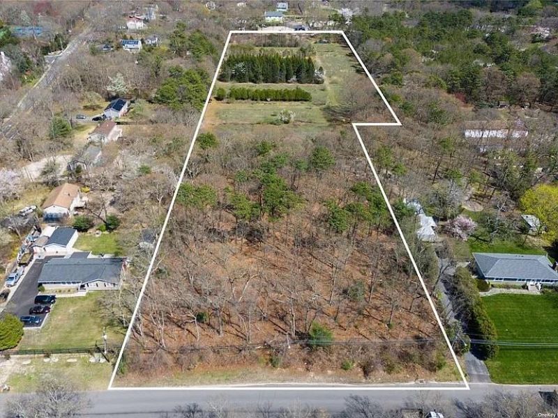 Cedarhurst Ave, Medford, NY 11763 Main Photo