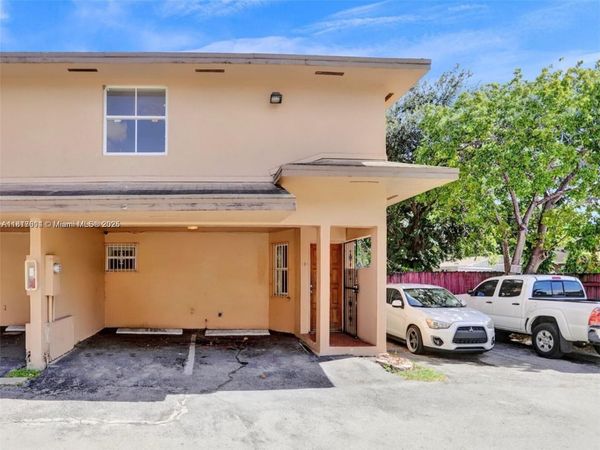 451 NE 136th St, Unit I-101, North Miami, FL 33161