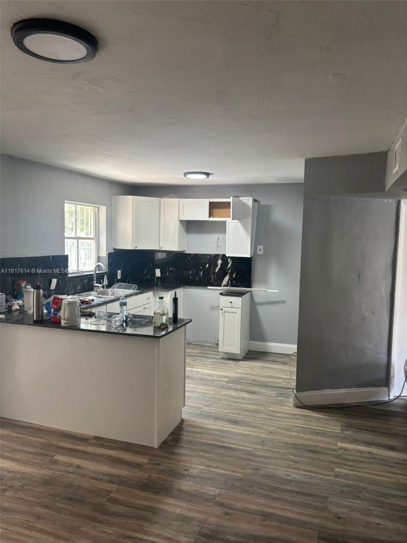 451 NE 136th St, Unit I-101, North Miami, FL 33161 Photo