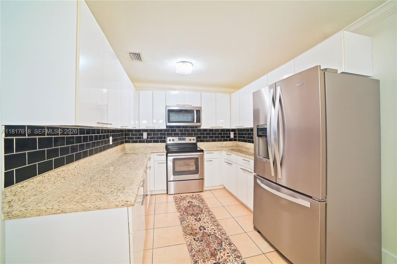 10471 SW 174th Ter, Miami, FL 33157 Photo