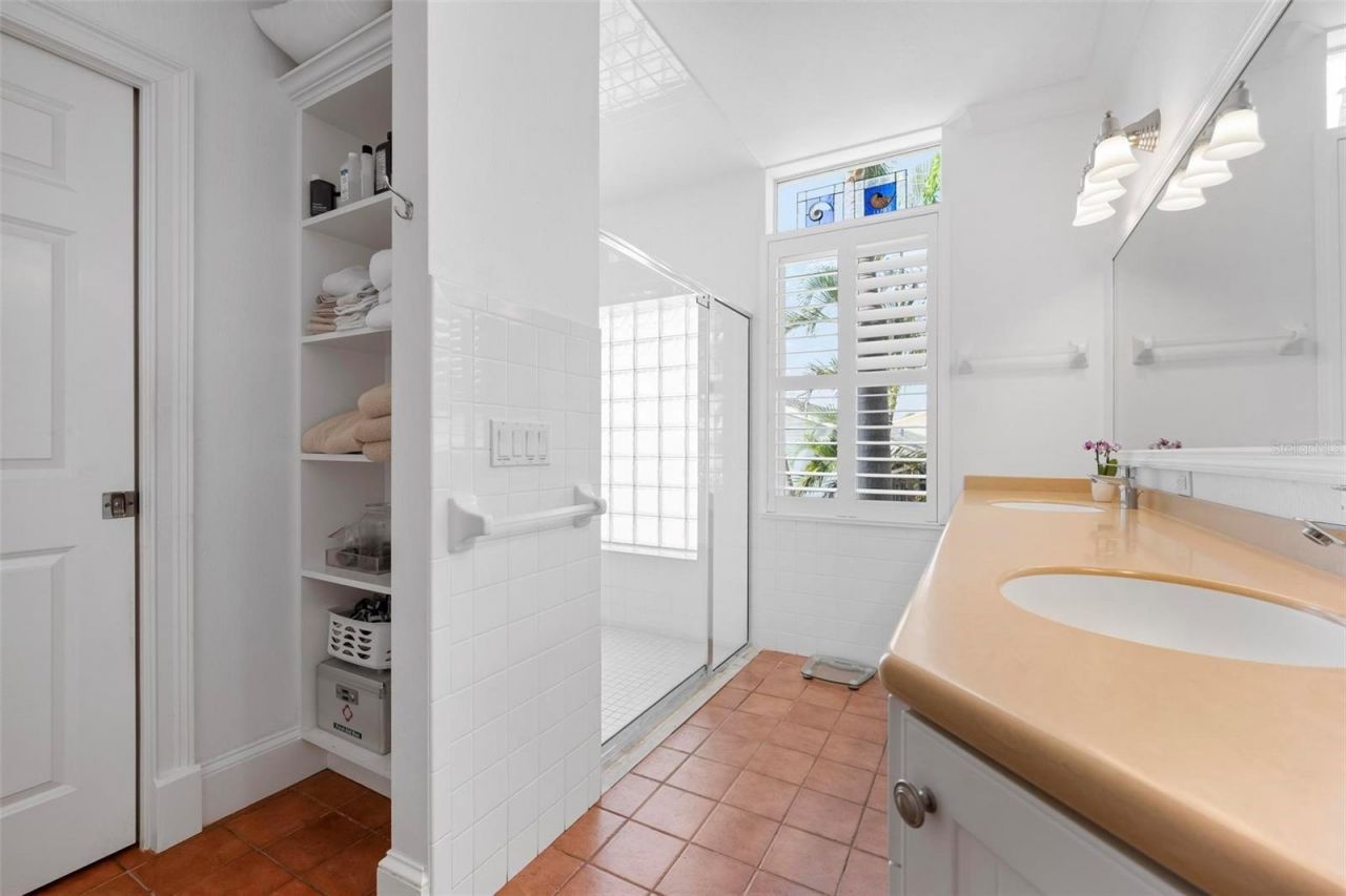 512 77th Street, Holmes Beach, FL 34217 Photo