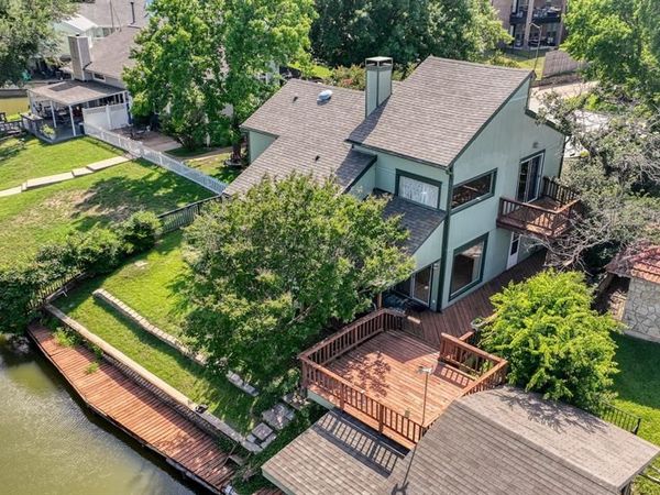 696 Harbor Drive N, Azle, TX 76020