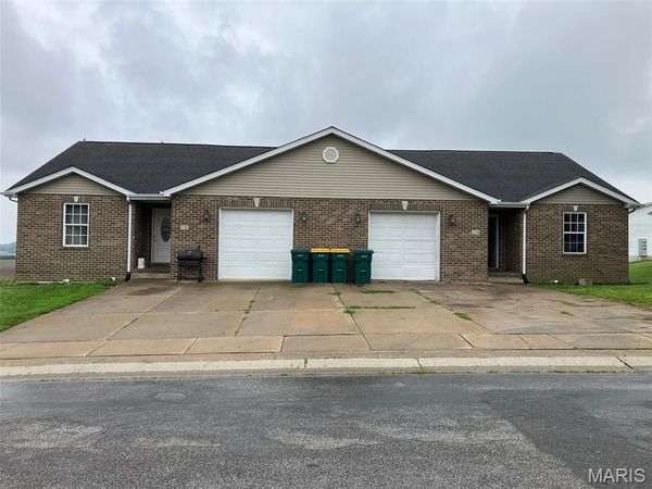 126-128-128 Perryman Street, Lebanon, IL 62254