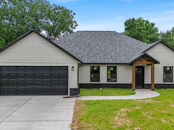 3002 Ginger Drive, West Plains, MO 65775