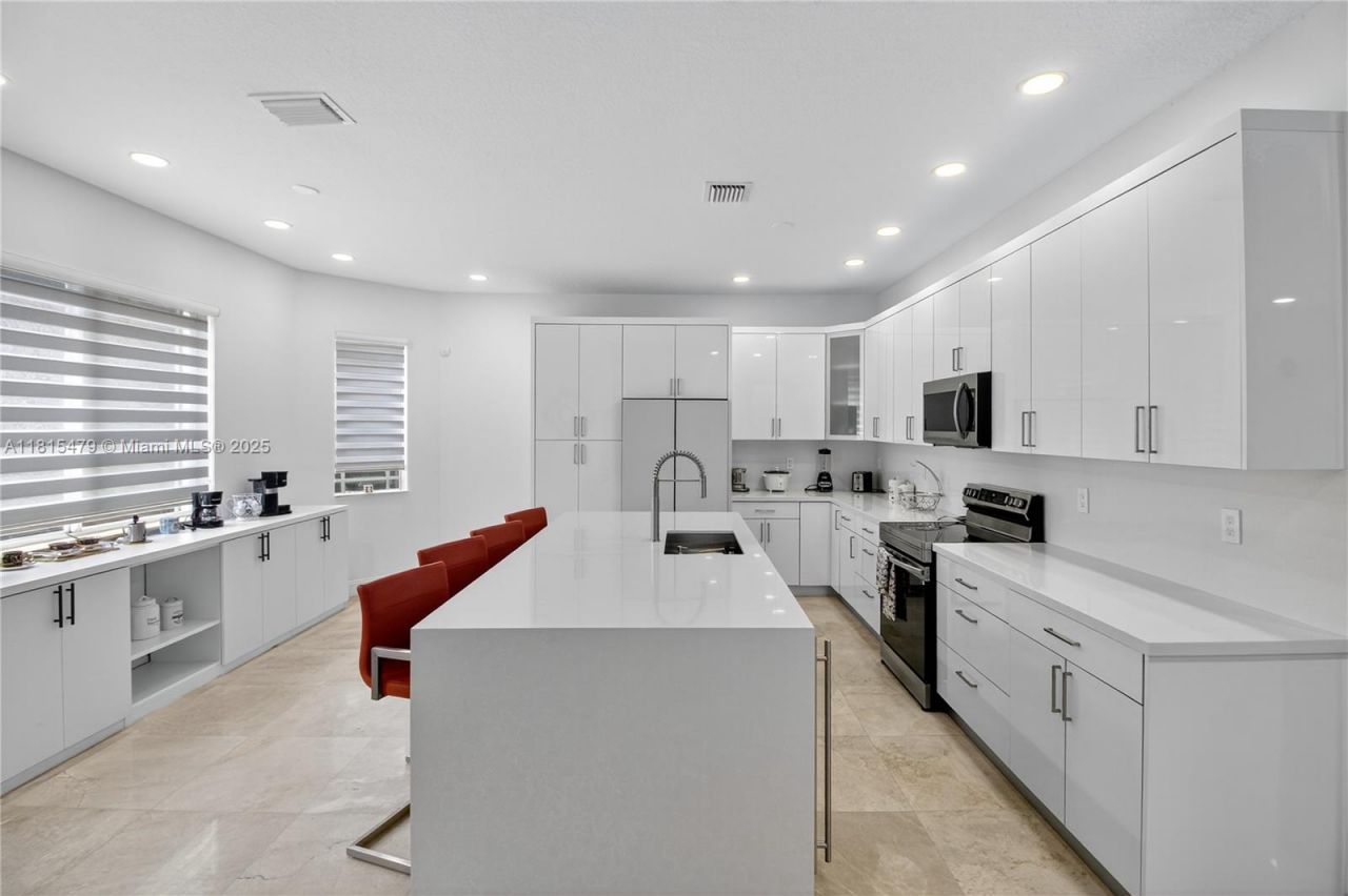 6403 SW 162nd Path, Miami, FL 33193 Photo