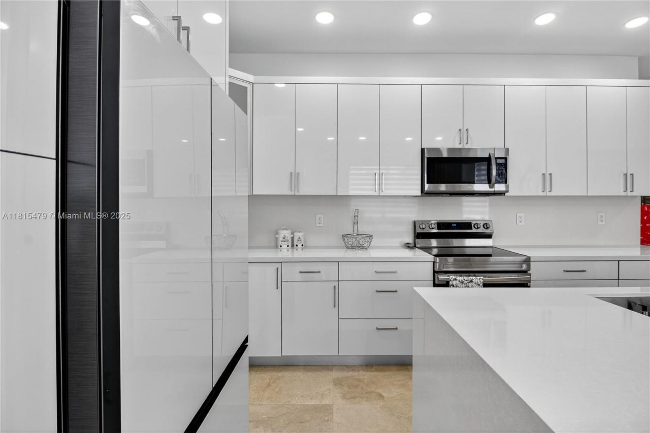 6403 SW 162nd Path, Miami, FL 33193 Photo