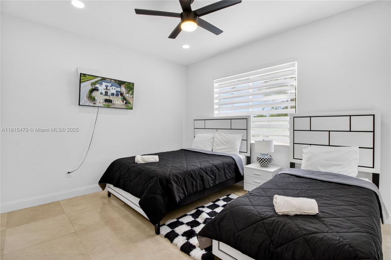 6403 SW 162nd Path, Miami, FL 33193 Photo