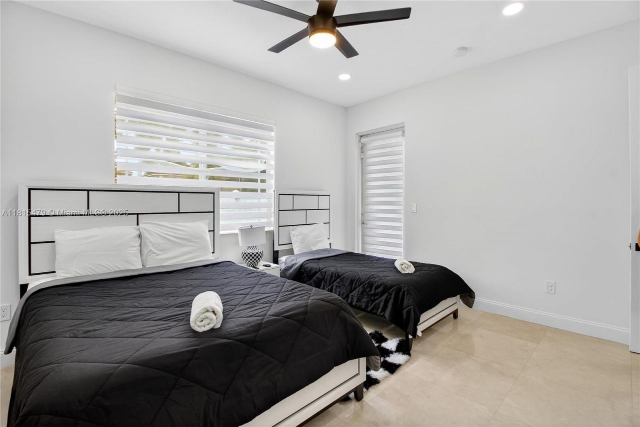 6403 SW 162nd Path, Miami, FL 33193 Photo