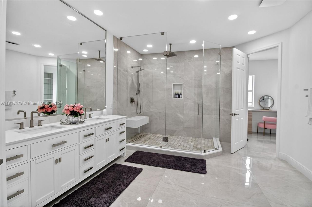 6403 SW 162nd Path, Miami, FL 33193 Photo