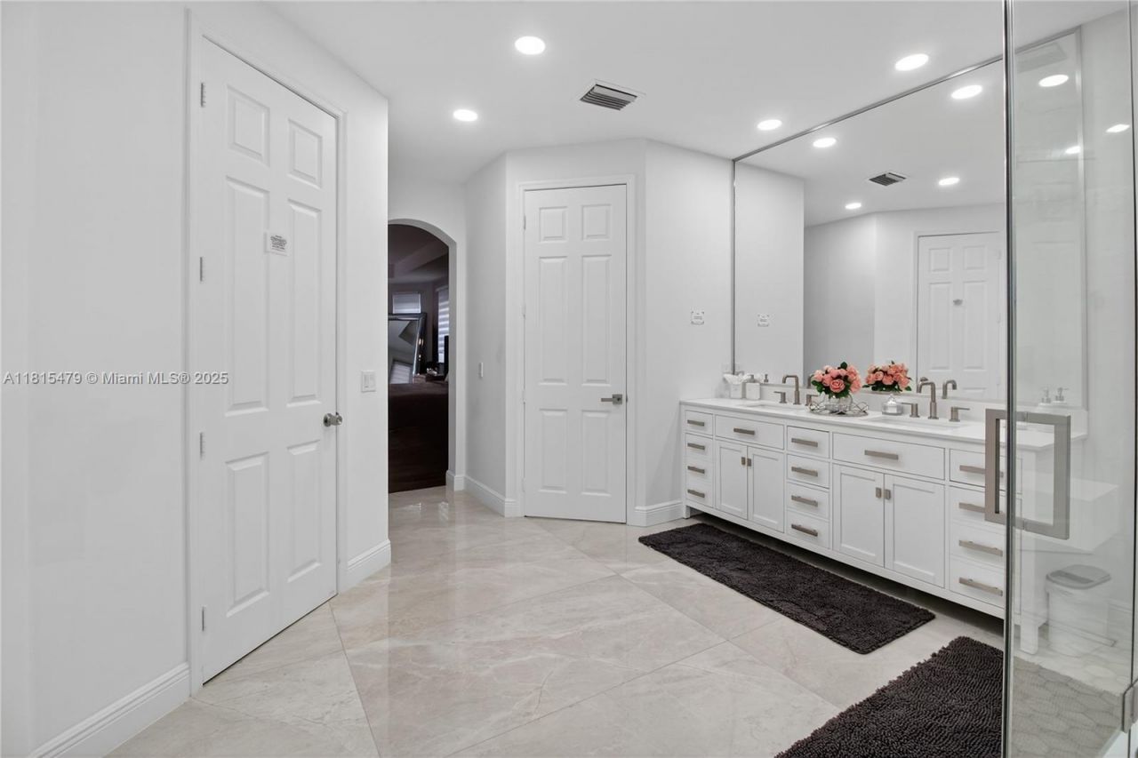 6403 SW 162nd Path, Miami, FL 33193 Photo