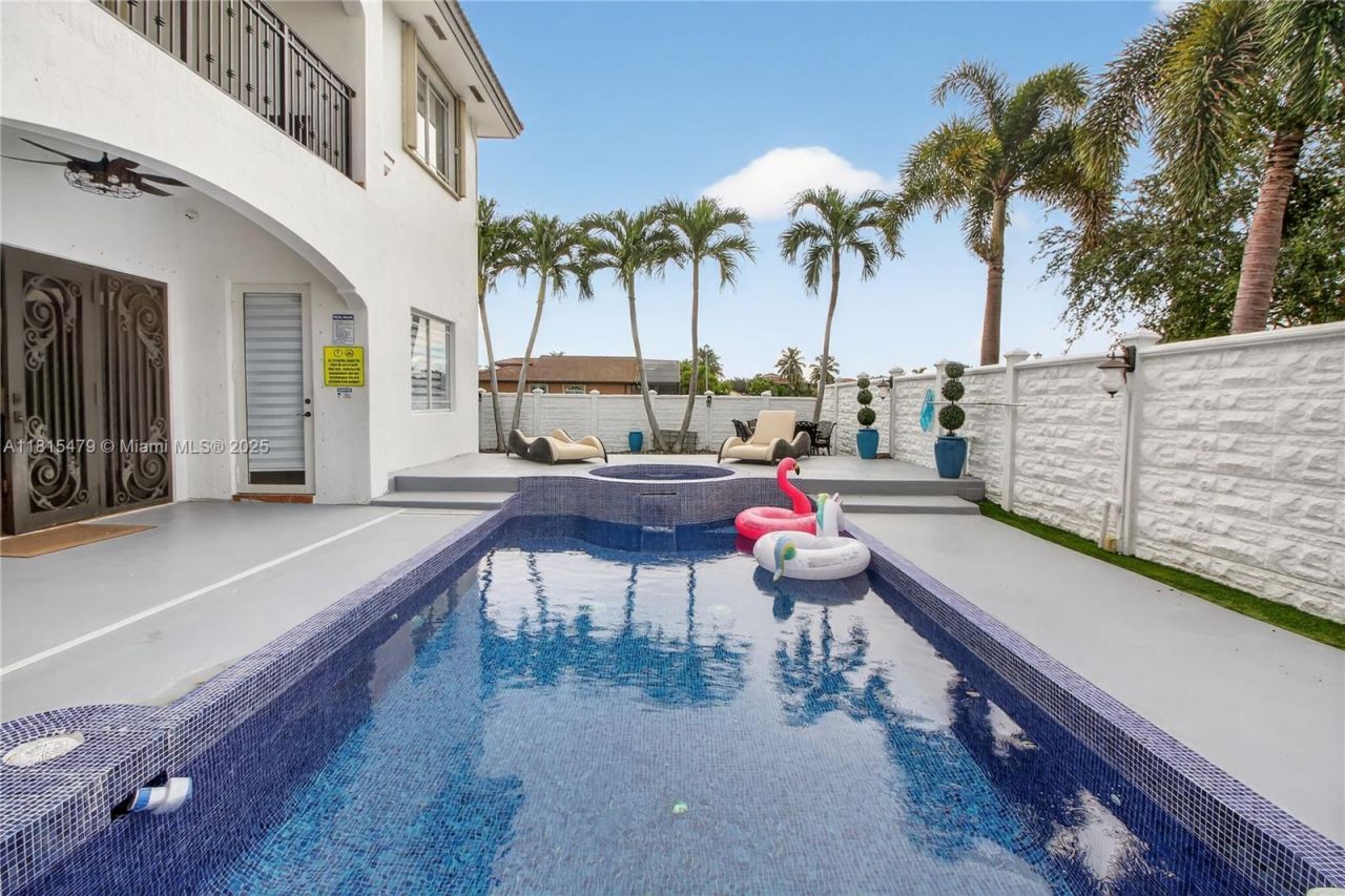 6403 SW 162nd Path, Miami, FL 33193 Photo