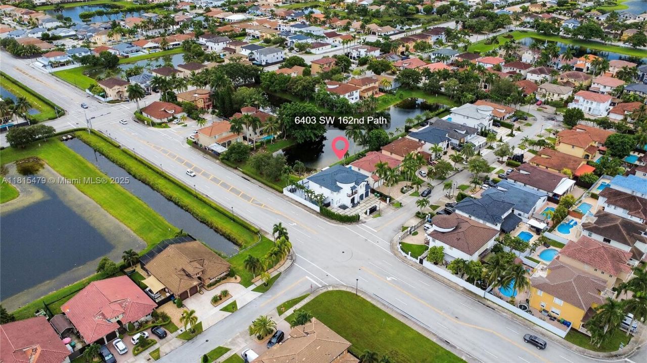 6403 SW 162nd Path, Miami, FL 33193 Photo