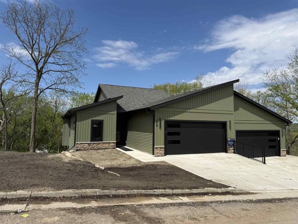 225 Whitetail Lane, Unit 28, Deerfield, WI 53531