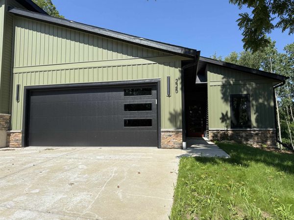 225 Whitetail Lane, Unit 28, Deerfield, WI 53531