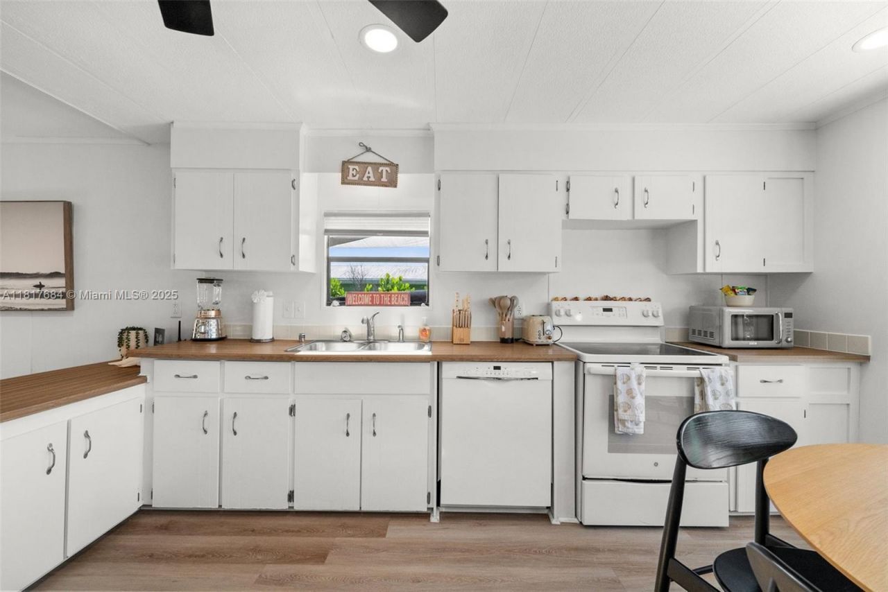 648 E Palm Dr, Marco Island, FL 34140 Photo