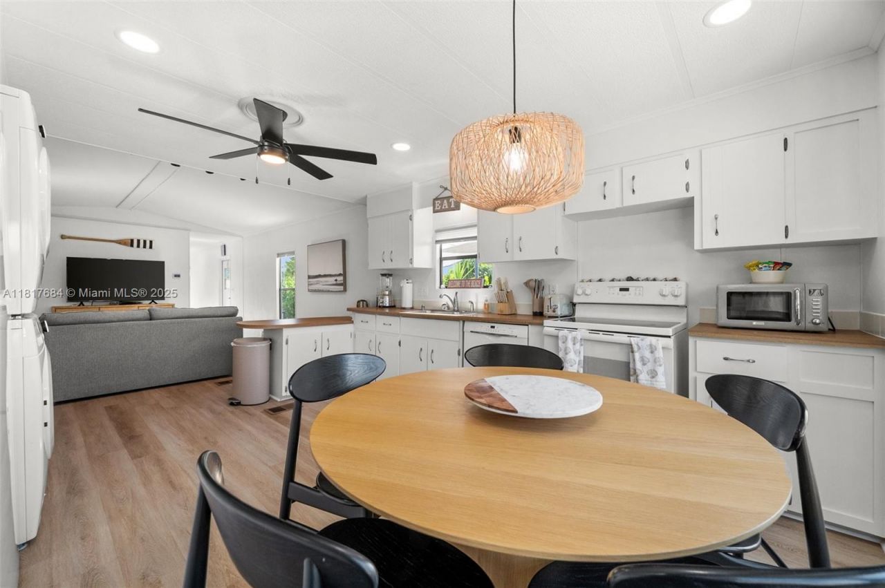 648 E Palm Dr, Marco Island, FL 34140 Photo