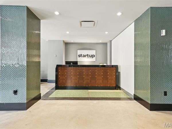 300 N Broadway, St Louis, MO 63102