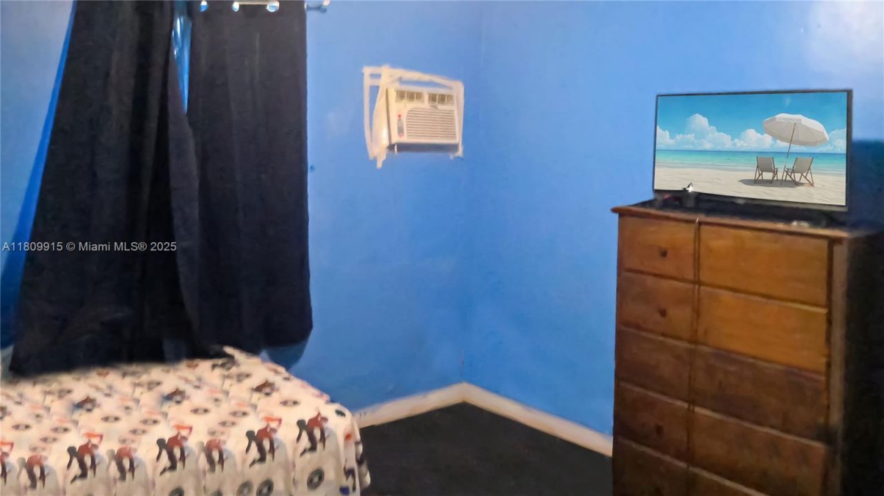 3015 NW 83rd St, Miami, FL 33147 Photo