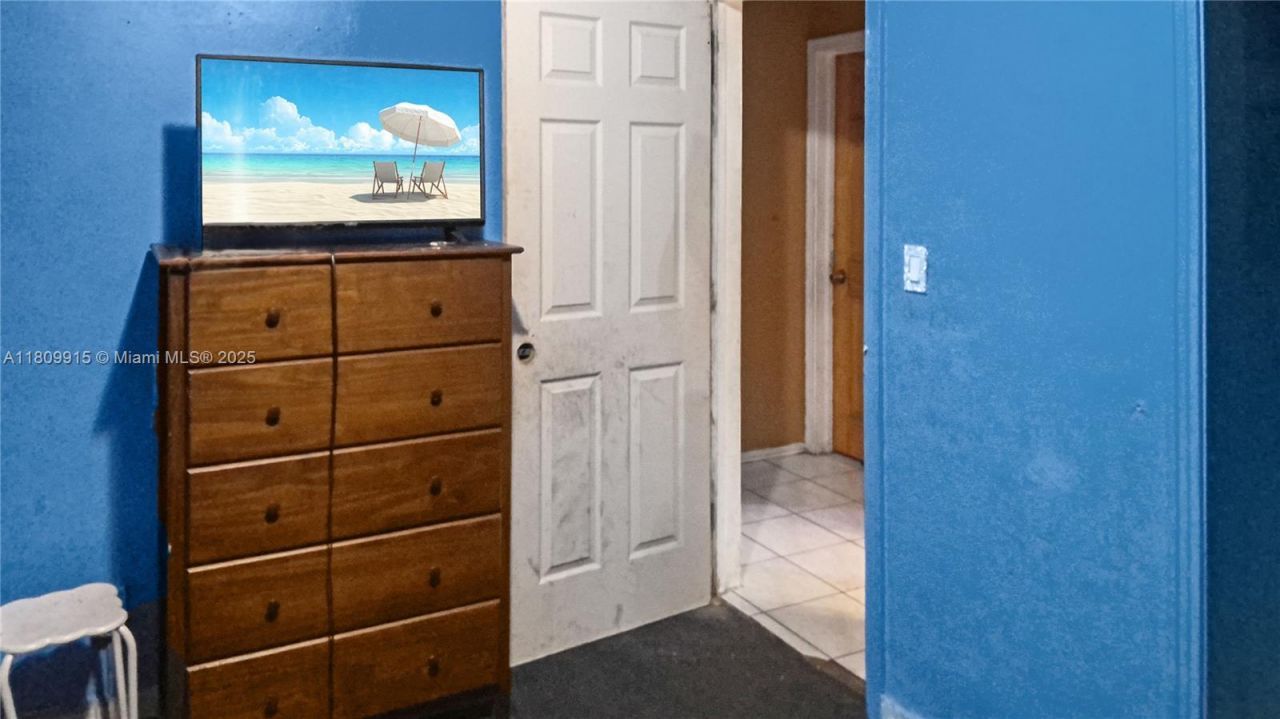 3015 NW 83rd St, Miami, FL 33147 Photo