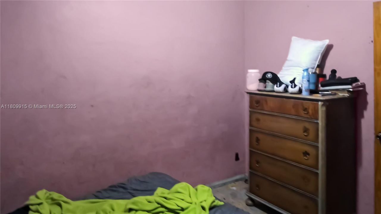 3015 NW 83rd St, Miami, FL 33147 Photo