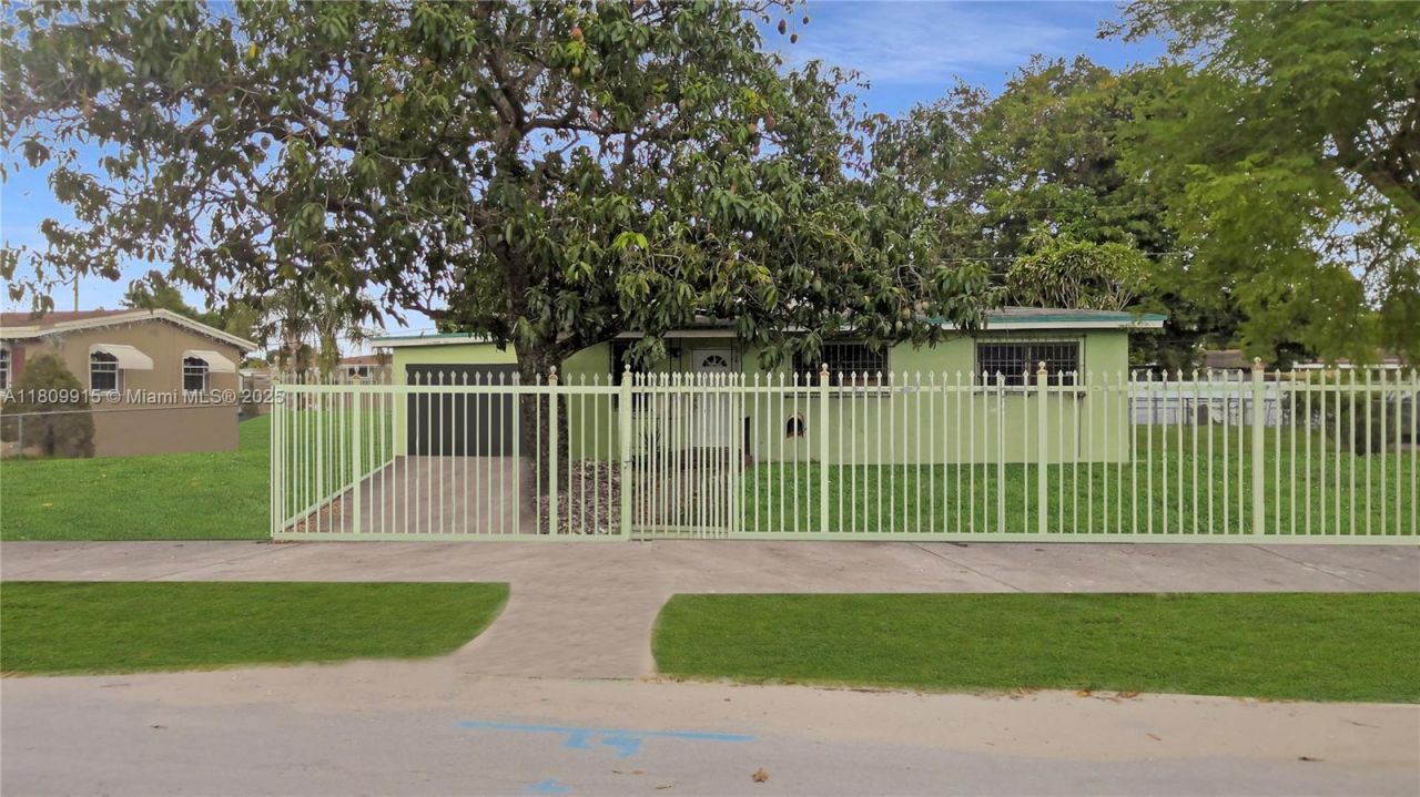3015 NW 83rd St, Miami, FL 33147 Photo