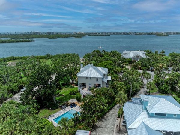 8963 FISHERMENS BAY DRIVE, SARASOTA, FL 34231